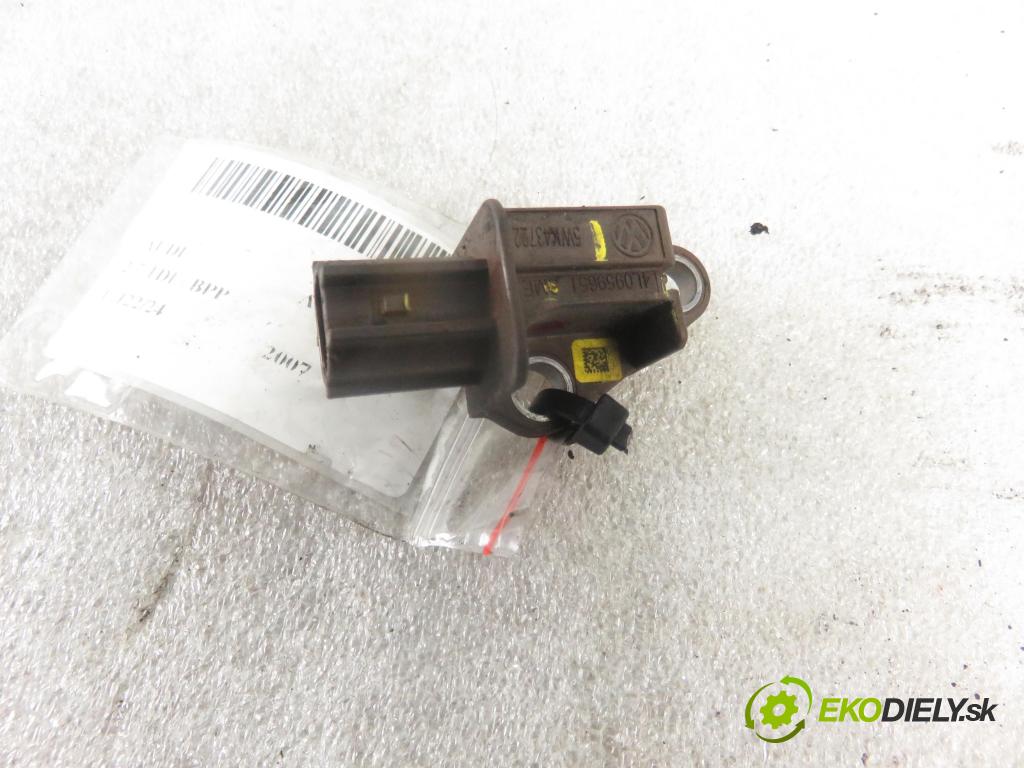 AUDI A6 (4F2, C6) SEDAN 2007 132,00 2.7 TDI 180 - BPP 2698,00 Snímač nárazu 5WK43722 ; 4L0959651 (Snímače nárazu)