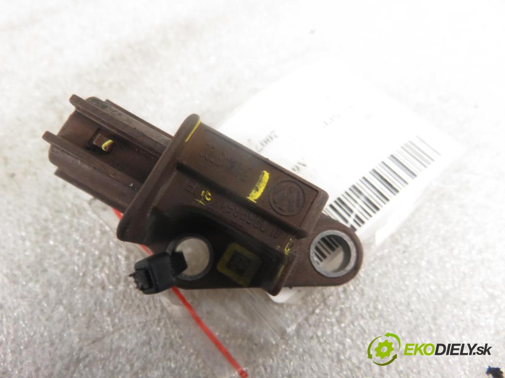 AUDI A6 (4F2, C6) SEDAN 2007 132,00 2.7 TDI 180 - BPP 2698,00 Snímač nárazu 5WK43722 ; 4L0959651 (Snímače nárazu)