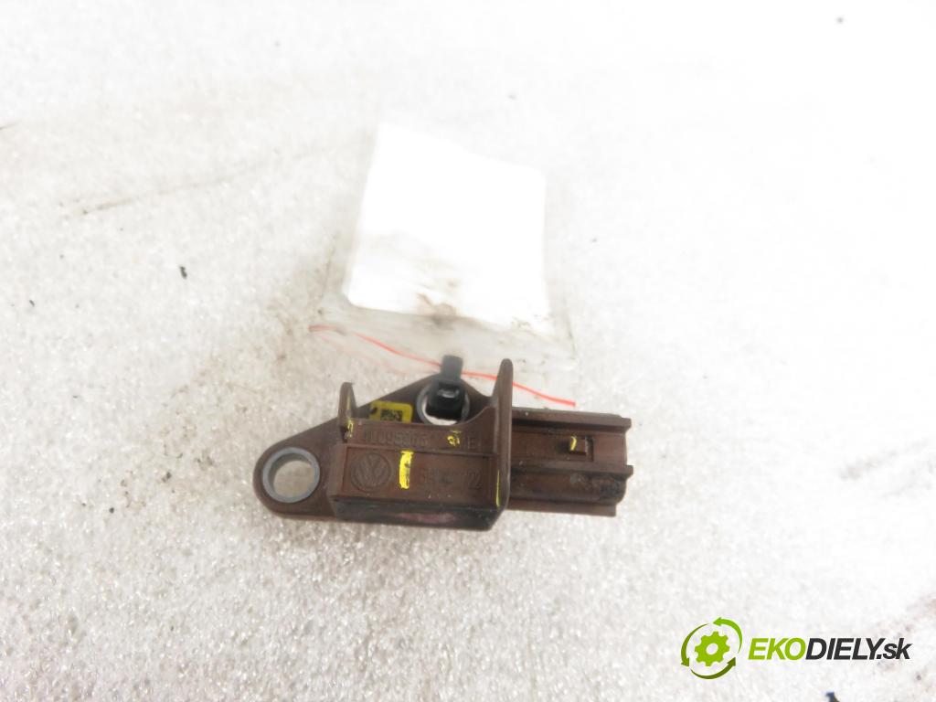 AUDI A6 (4F2, C6) SEDAN 2007 132,00 2.7 TDI 180 - BPP 2698,00 Snímač nárazu 5WK43722 ; 4L0959651 (Snímače nárazu)