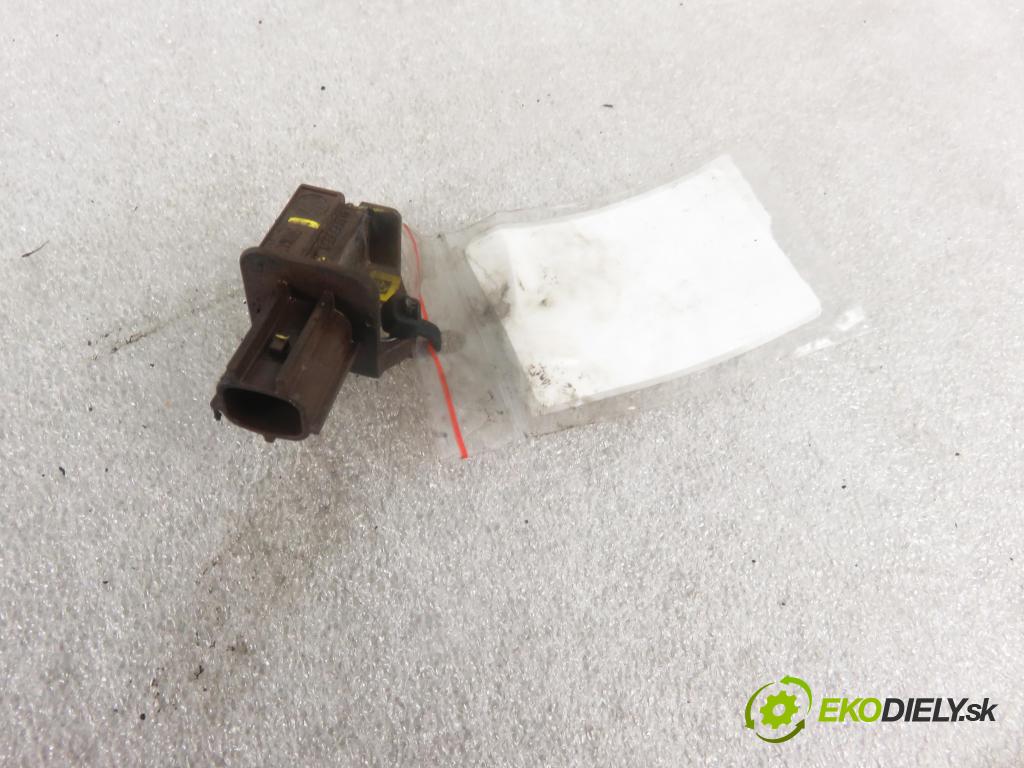 AUDI A6 (4F2, C6) SEDAN 2007 132,00 2.7 TDI 180 - BPP 2698,00 Snímač nárazu 5WK43722 ; 4L0959651 (Snímače nárazu)