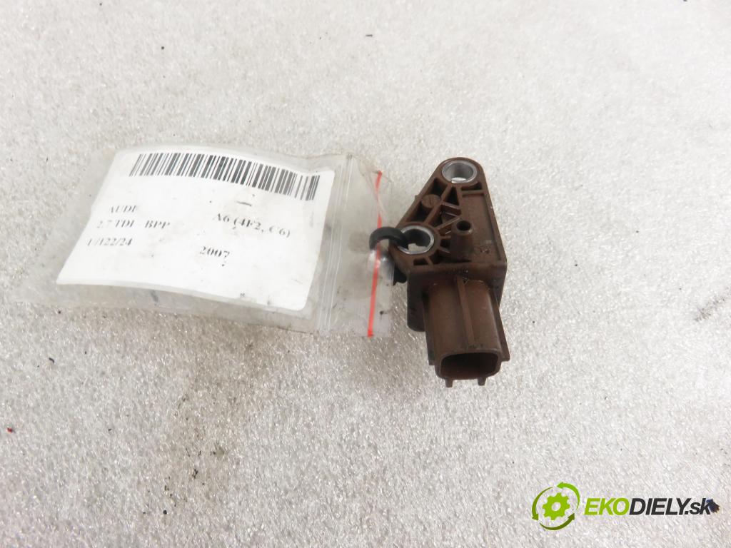 AUDI A6 (4F2, C6) SEDAN 2007 132,00 2.7 TDI 180 - BPP 2698,00 Snímač nárazu 5WK43722 ; 4L0959651 (Snímače nárazu)