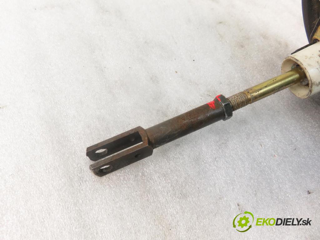 AUDI A6 (4A, C4) SEDAN 1997 0,00 2.5 TDI - AAT 2461,00 Posilovač 4A0612105P (Servočerpadlá, pumpy riadenia)