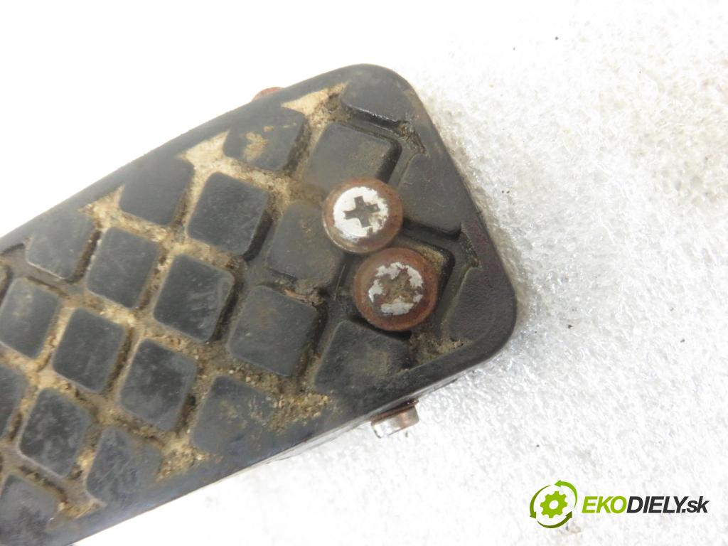 AUDI A6 (4A, C4) SEDAN 1997 0,00 2.5 TDI - AAT 2461,00 Potenciometer plynu 0205001032 ; 028907475B (Pedále)