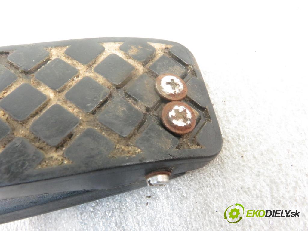 AUDI A6 (4A, C4) SEDAN 1997 0,00 2.5 TDI - AAT 2461,00 Potenciometer plynu 0205001032 ; 028907475B (Pedále)