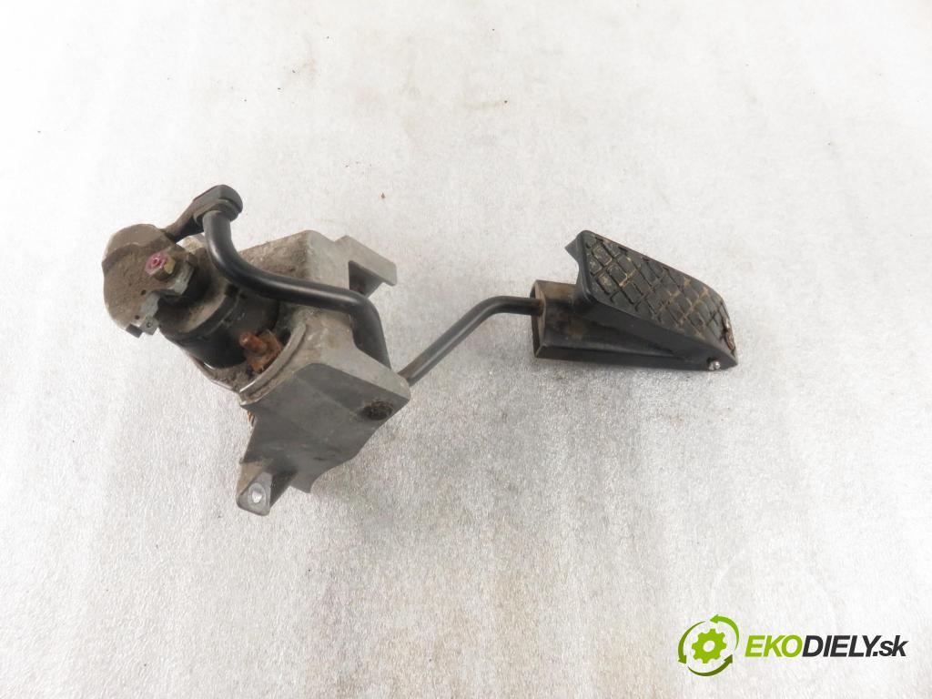 AUDI A6 (4A, C4) SEDAN 1997 0,00 2.5 TDI - AAT 2461,00 Potenciometer plynu 0205001032 ; 028907475B (Pedále)