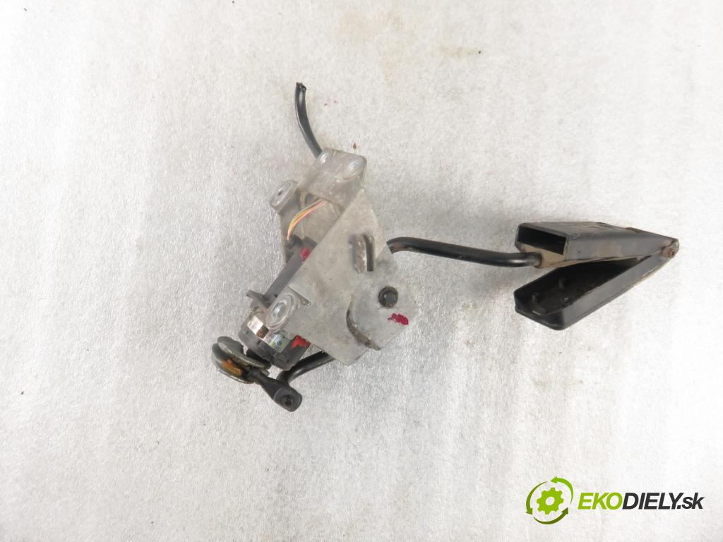 AUDI A6 (4A, C4) SEDAN 1997 0,00 2.5 TDI - AAT 2461,00 Potenciometer plynu 0205001032 ; 028907475B (Pedále)