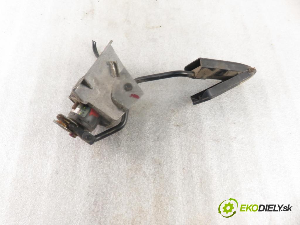 AUDI A6 (4A, C4) SEDAN 1997 0,00 2.5 TDI - AAT 2461,00 Potenciometer plynu 0205001032 ; 028907475B (Pedále)