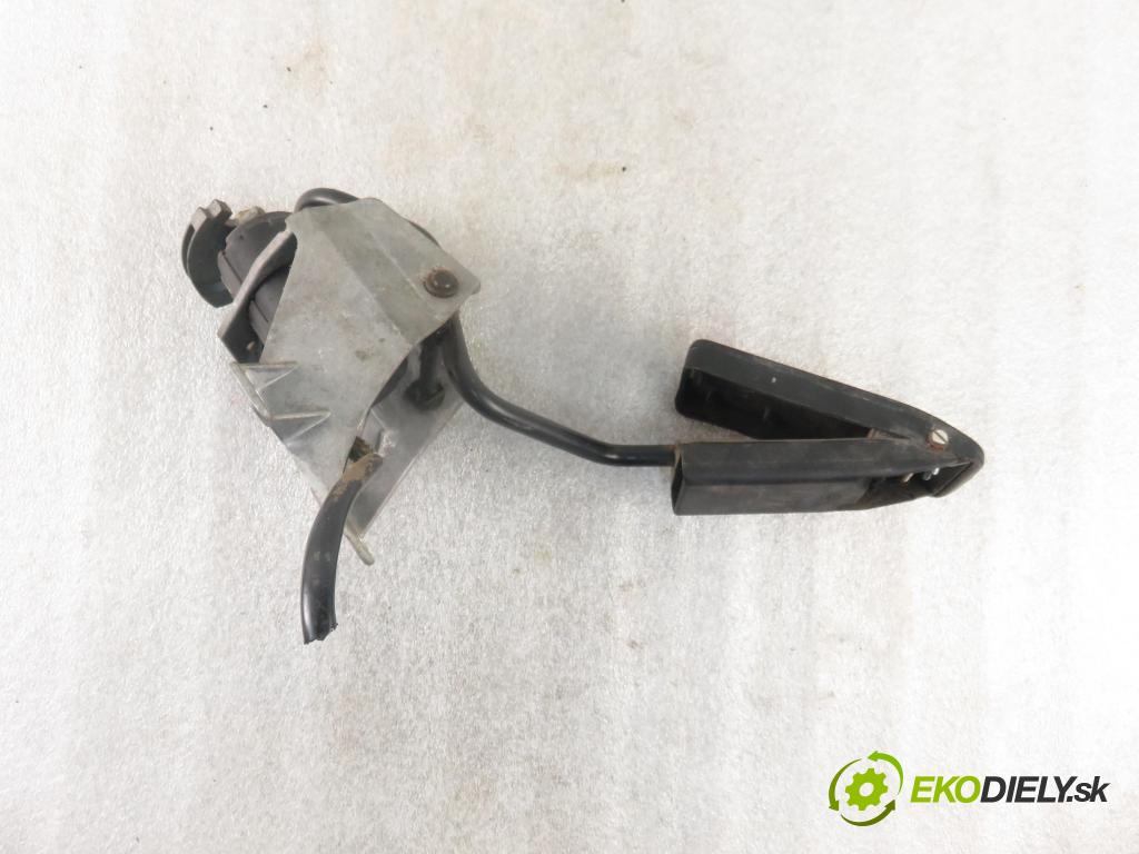 AUDI A6 (4A, C4) SEDAN 1997 0,00 2.5 TDI - AAT 2461,00 Potenciometer plynu 0205001032 ; 028907475B (Pedále)