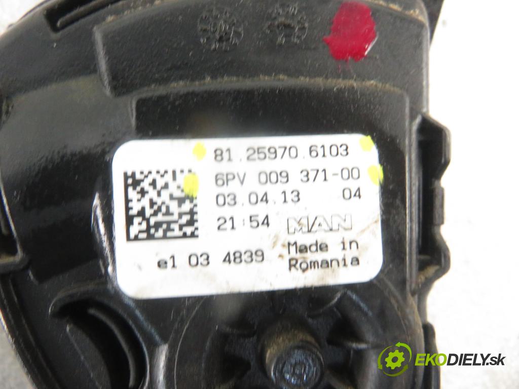 MAN TGX I CIĄGNIK SIODŁOWY 2014 353,00 18.480 - D 2676 LF 25 12419,00 Potenciometer plynu 81259706103 ; 6PV00937100 (Pedále)