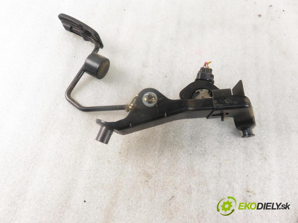 TOYOTA RAV 4 II (_A2_) SUV 2003 85,00 2.0 D-4D 4WD 116 - 1CD-FTV 1995,00 Potenciometer plynu 8928133010 (Pedále)