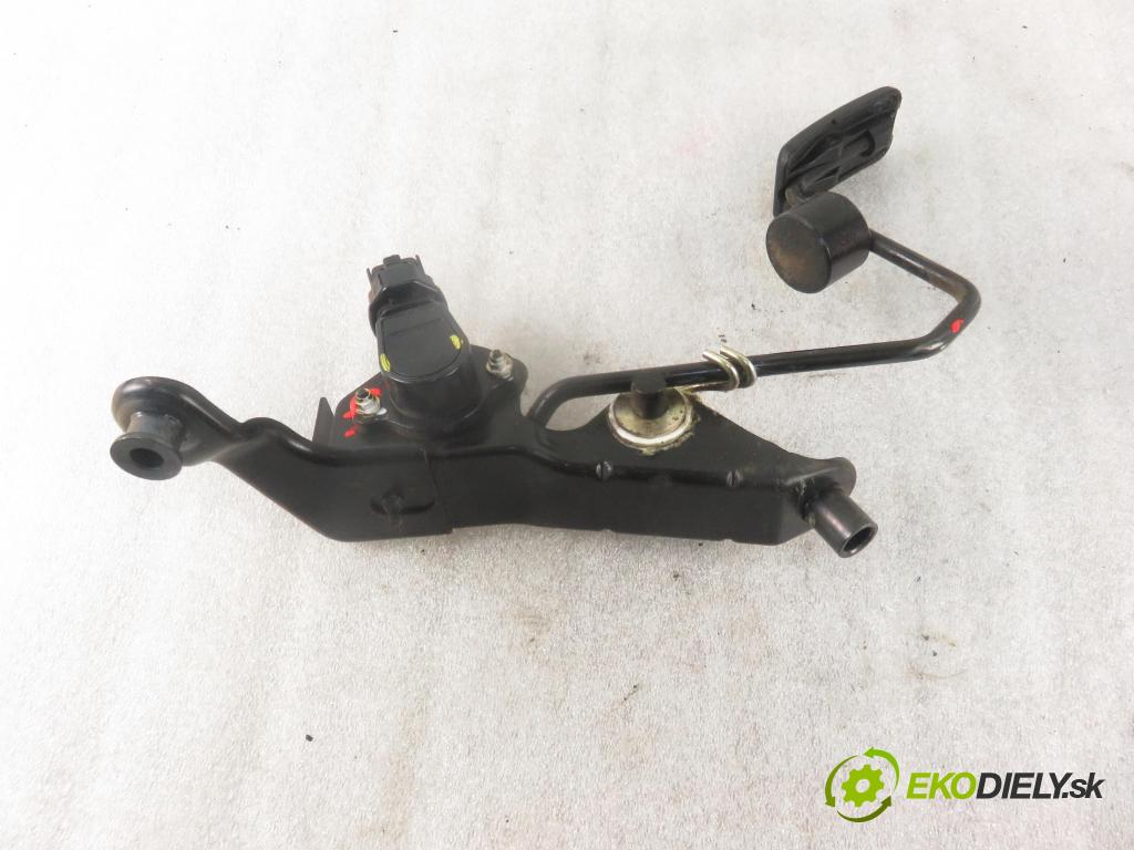 TOYOTA RAV 4 II (_A2_) SUV 2003 85,00 2.0 D-4D 4WD 116 - 1CD-FTV 1995,00 Potenciometer plynu 8928133010 (Pedále)