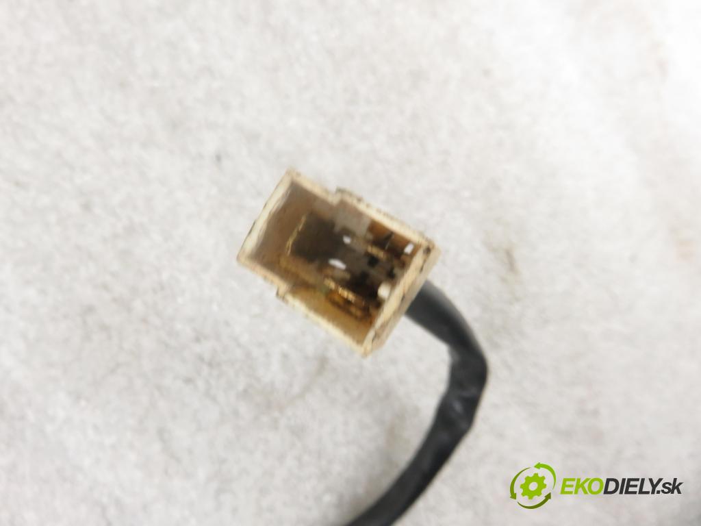 FIAT 126 (126_) FASTBACK 1984 17,00 650 - 126 A1.000 652,00 spinačka  (Spínacie skrinky a kľúče)