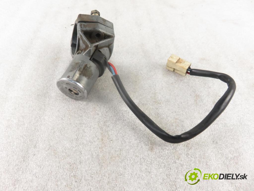 FIAT 126 (126_) FASTBACK 1984 17,00 650 - 126 A1.000 652,00 spinačka  (Spínacie skrinky a kľúče)