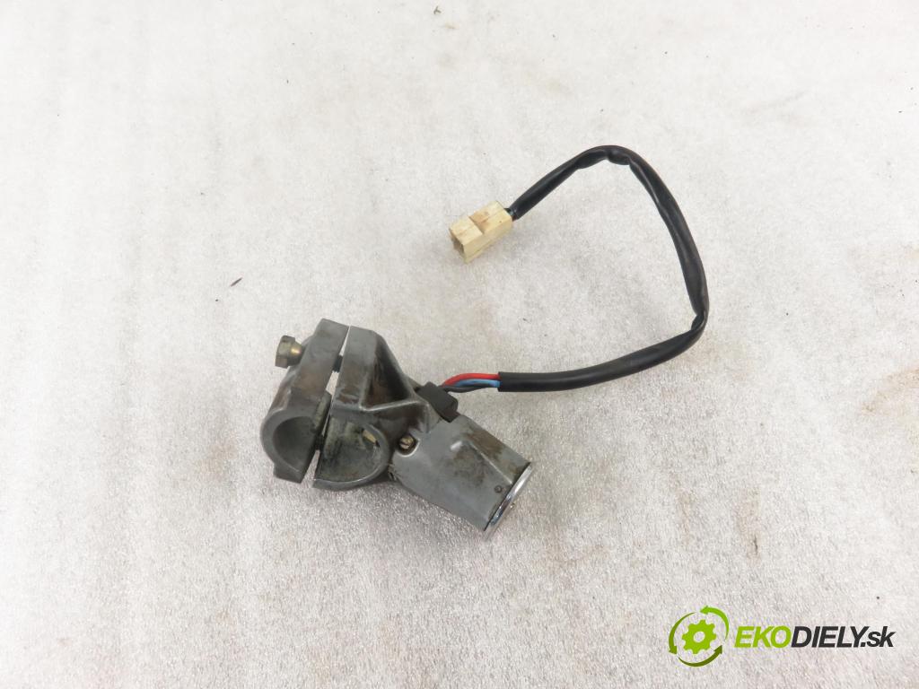 FIAT 126 (126_) FASTBACK 1984 17,00 650 - 126 A1.000 652,00 spinačka  (Spínacie skrinky a kľúče)