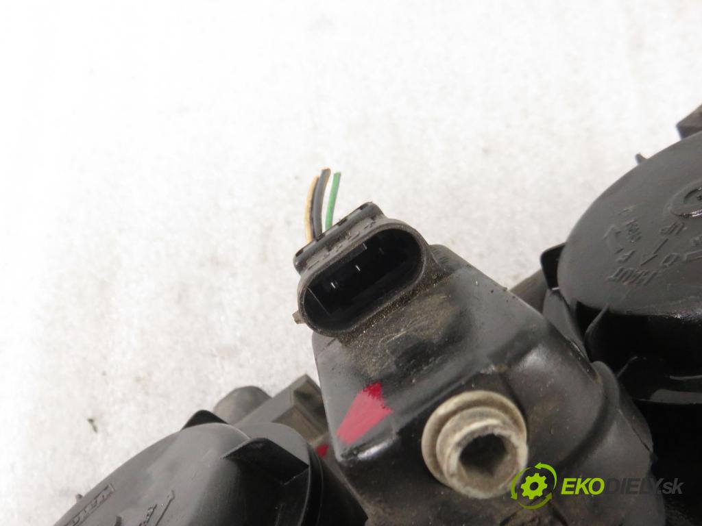 RENAULT SCENIC I (JA0/1_) MINIVAN 1999 79,00 1.6 16V 107 - K4M 700 1598,00 Svetlo PP 7700432097 ; 7701047600