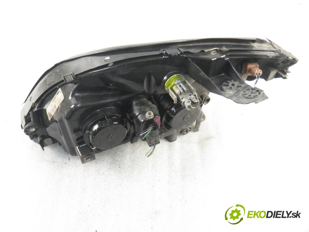 RENAULT SCENIC I (JA0/1_) MINIVAN 1999 79,00 1.6 16V 107 - K4M 700 1598,00 Svetlo PP 7700432097 ; 7701047600