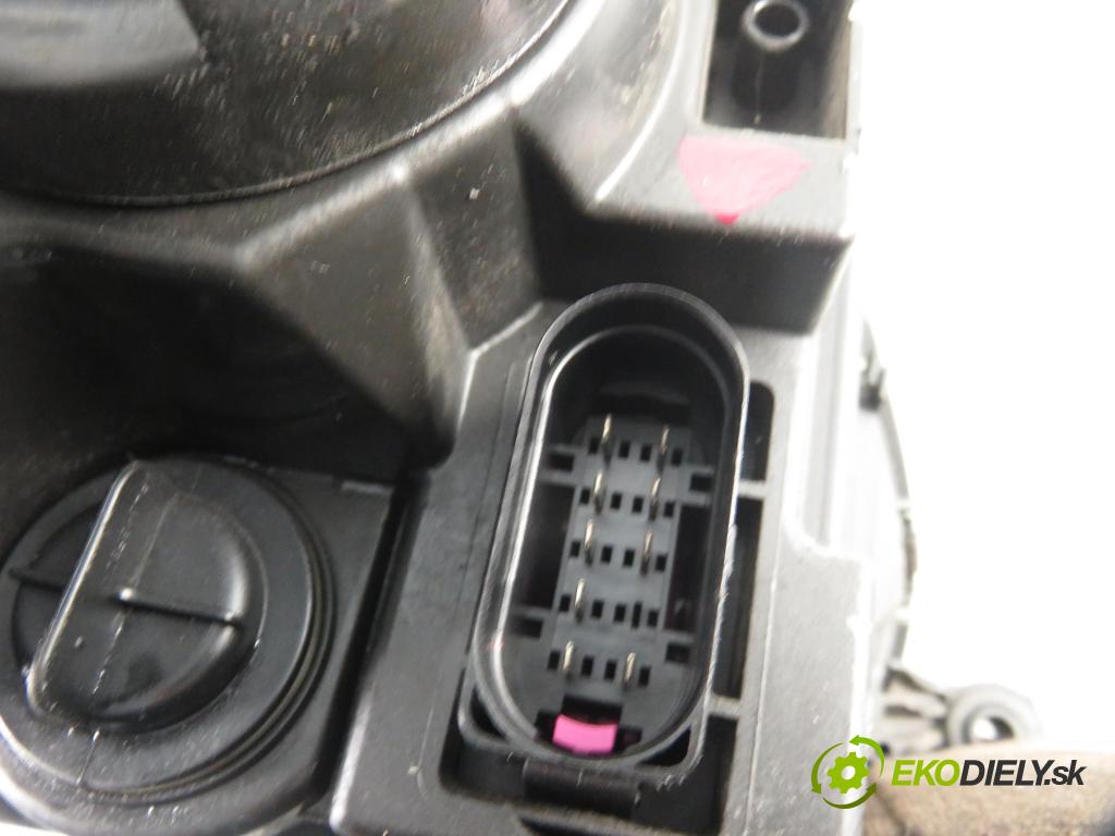 VW GOLF V (1K1) HB 2004 85,00 1.6 FSI - BAG 1598,00 Svetlo LP 1K6941005A ; 0301212201