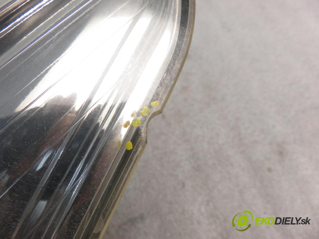 CITROEN C4 I (LC_) HB 2005 80,00 1.6 16V - NFU (TU5JP4) 1587,00 Svetlo LP 9646893980
