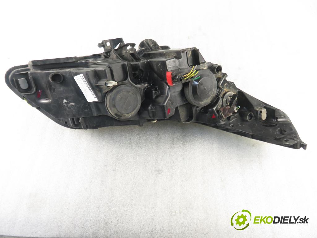 CITROEN C4 I (LC_) HB 2005 80,00 1.6 16V - NFU (TU5JP4) 1587,00 Svetlo LP 9646893980