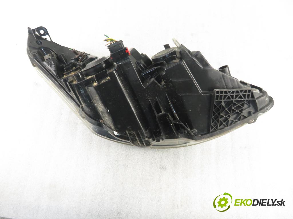 CITROEN C4 I (LC_) HB 2005 80,00 1.6 16V - NFU (TU5JP4) 1587,00 Svetlo LP 9646893980