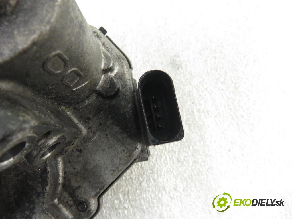 AUDI A6 (4F2, C6) SEDAN 2006 165,00 3.0 TDI quattro - BMK 2967,00 nastavovač svod, potrubí 059129086E ; A2C53112910 (Ostatní)