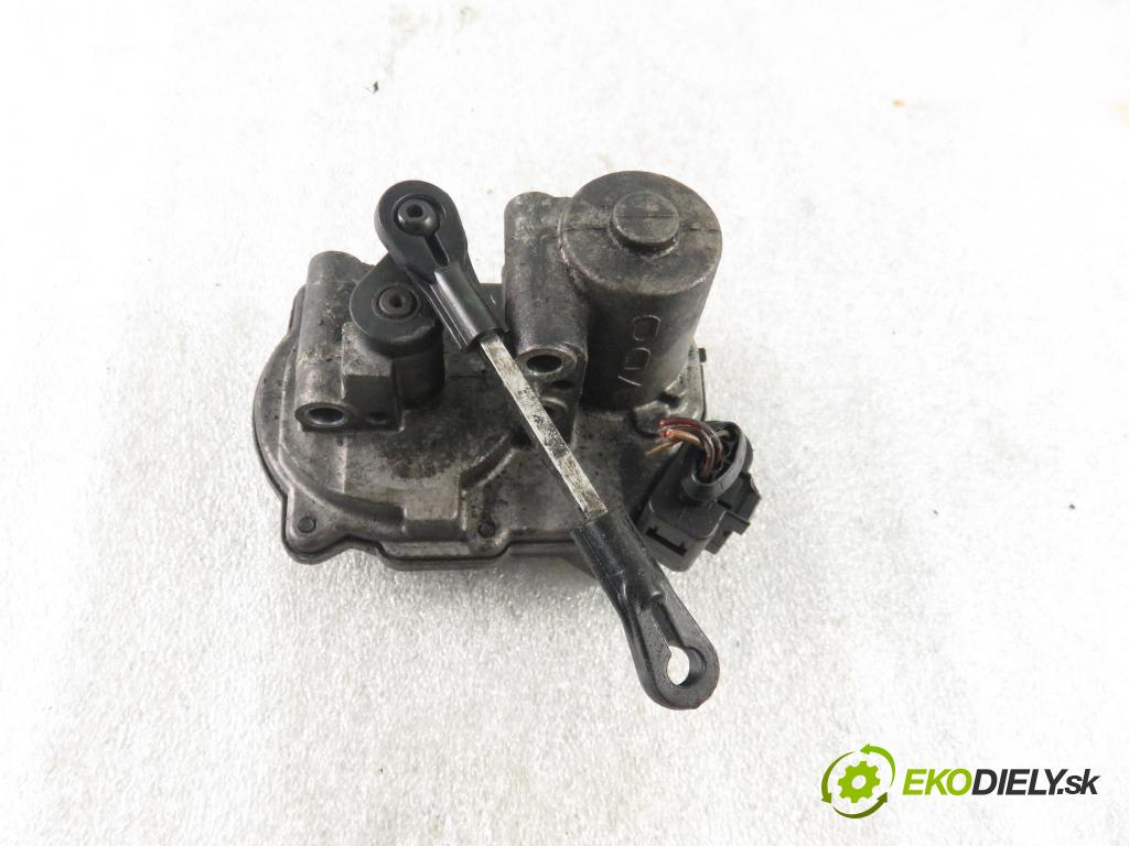 AUDI A6 (4F2, C6) SEDAN 2006 165,00 3.0 TDI quattro - BMK 2967,00 nastavovač svod, potrubí 059129086E ; A2C53112910 (Ostatní)