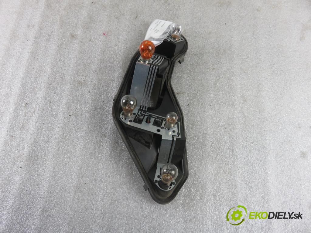 PEUGEOT 207 (WA_, WC_) HB 2006 65,00 1.4 16V - KFU (ET3J4) 1360,00 vložka svetla pravy zadné VP5PFX13N004AA