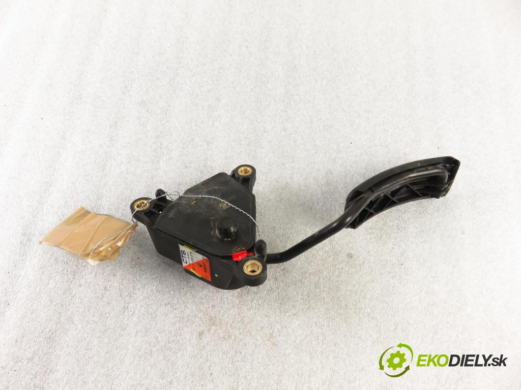 RENAULT KANGOO / GRAND KANGOO II (KW0/1_) KOMBIVAN 2008 63,00 1.5 dCi (KW0B) - K9K 802 1461,00 Potenciometer plynu 8200436878 (Pedále)