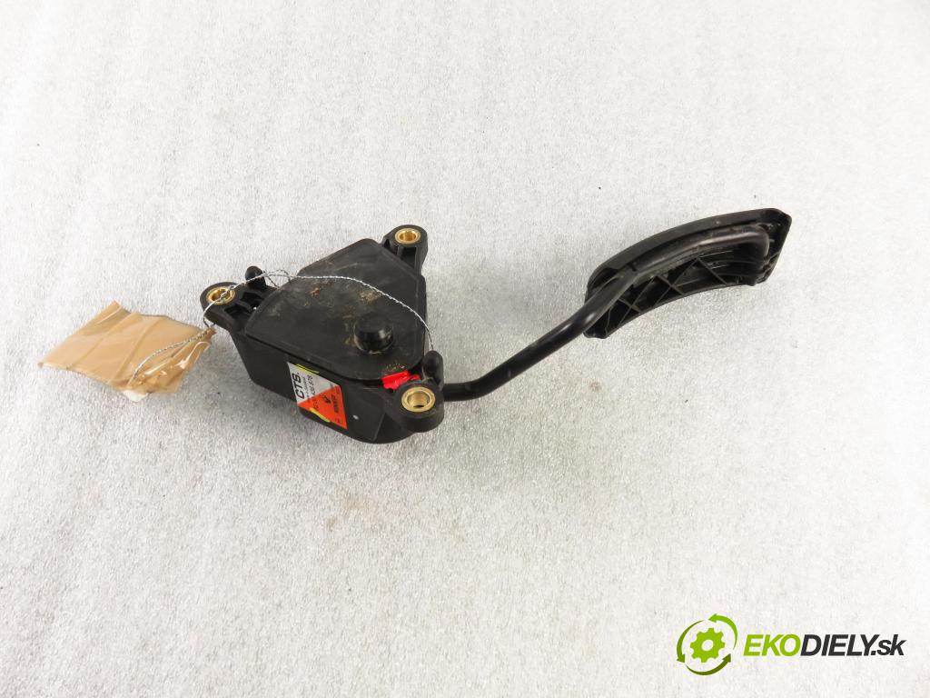 RENAULT KANGOO / GRAND KANGOO II (KW0/1_) KOMBIVAN 2008 63,00 1.5 dCi (KW0B) - K9K 802 1461,00 Potenciometer plynu 8200436878 (Pedále)