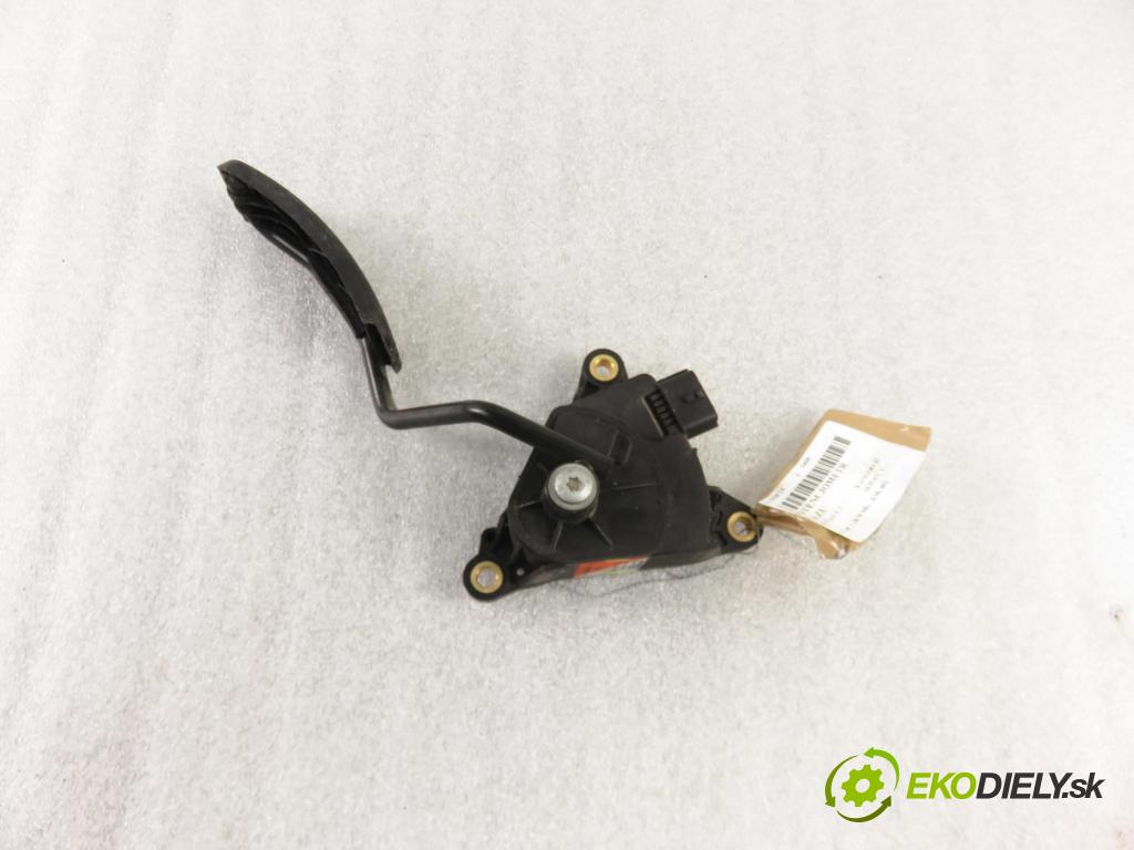 RENAULT KANGOO / GRAND KANGOO II (KW0/1_) KOMBIVAN 2008 63,00 1.5 dCi (KW0B) - K9K 802 1461,00 Potenciometer plynu 8200436878 (Pedále)