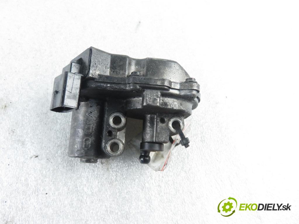 AUDI A6 (4F2, C6) SEDAN 2006 165,00 3.0 TDI quattro - BMK 2967,00 nastavovač svod, potrubí 059129086E ; A2C53112910 (Ostatní)