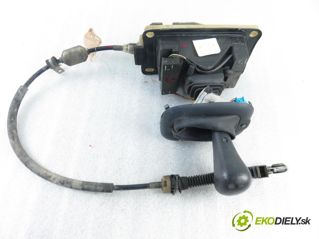 RENAULT THALIA I (LB0/1/2_) SEDAN 2004 0,00 1.4 16V - K4J 712 1390,00 ZVEDÁK: 8200144089