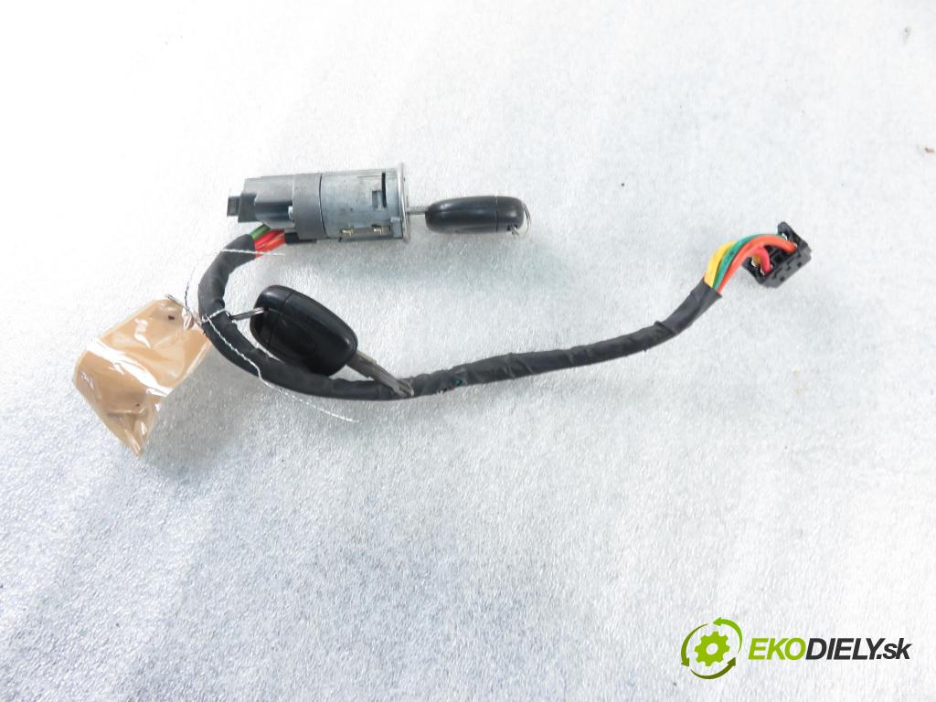 RENAULT THALIA I (LB0/1/2_) SEDAN 2004 0,00 1.4 16V - K4J 712 1390,00 spinačka  (Spínacie skrinky a kľúče)