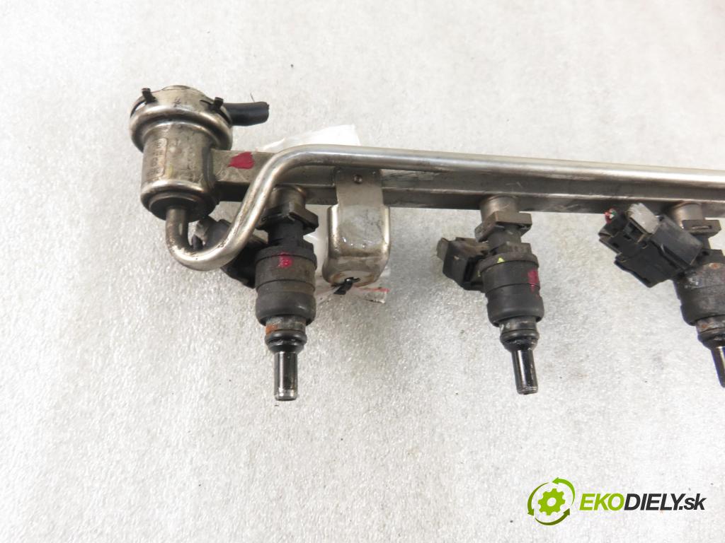 SEAT TOLEDO II (1M2) SEDAN 2001 92,00 1.8 20V 125 - AGN 1781,00 Lišta vstrekovacia 06A906031D ; 06A133317E (Vstrekovacie lišty)