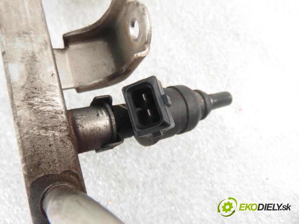 SEAT TOLEDO II (1M2) SEDAN 2001 92,00 1.8 20V 125 - AGN 1781,00 Lišta vstrekovacia 06A906031D ; 06A133317E (Vstrekovacie lišty)