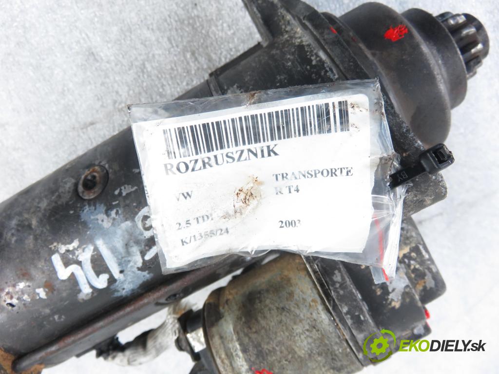 VW TRANSPORTER IV Skrzynia (70XA) BUS 2003 65,00 2.5 TDI - AJT 2461,00 Štartér  (Štartéry)