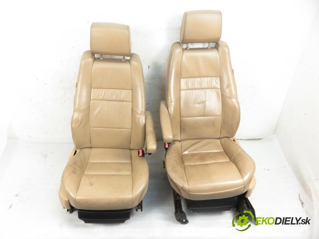 LAND ROVER RANGE ROVER SPORT (L320) SUV 2007 140,00 2.7 TDV6 4x4 190 - 276DT (PSA) 2720,00 Sedadlá, sedačky