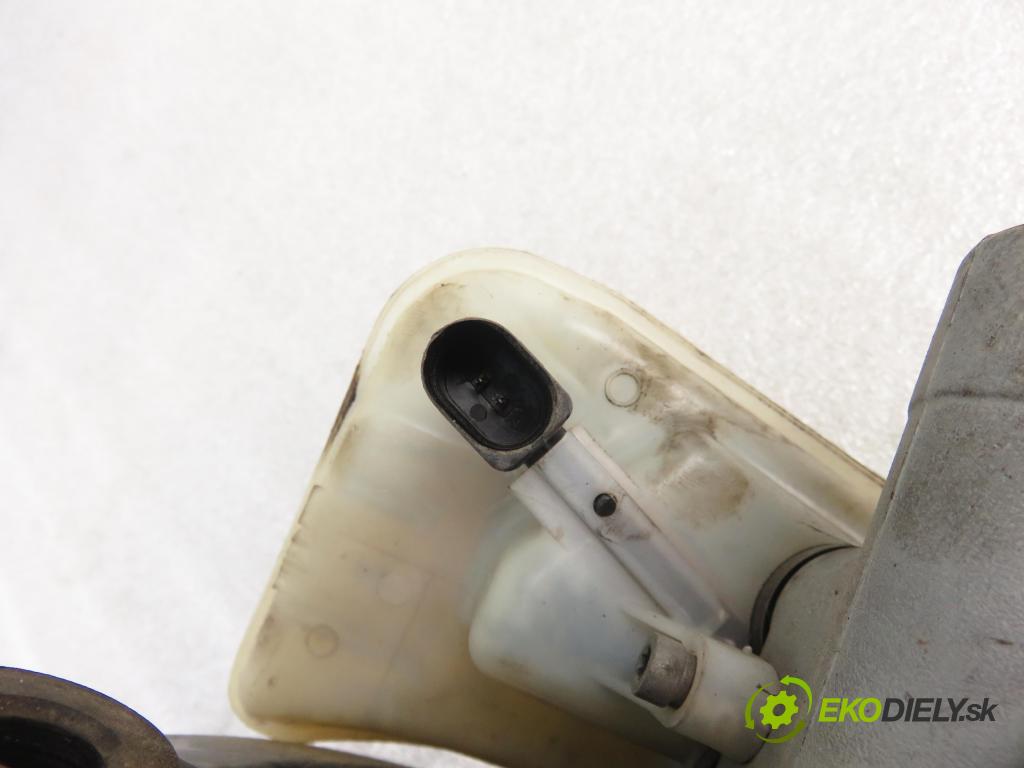 AUDI A4 (8E2, B6) SEDAN 2001 96,00 1.9 TDI PD 130 - AWX 1896,00 Posilovač 8E0612105N ; 03785942014 (Servočerpadlá, pumpy riadenia)