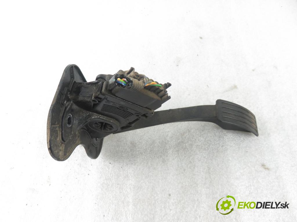 FORD TRANSIT Furgon (FA_ _) FURGON 2013 74,00 2.2 TDCi - DRFB 2198,00 Potenciometer plynu CC119F836AA ; 6PV00923821 (Pedále)