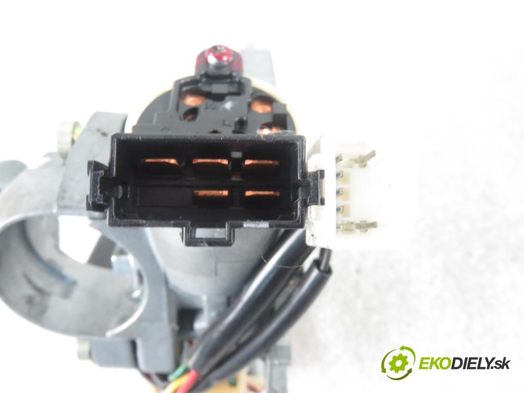 MITSUBISHI OUTLANDER I (CU_W) SUV 2005 118,00 2.4 4WD 160 (CU5W) - 4G69 2378,00 spinačka MR587312 (Spínacie skrinky a kľúče)