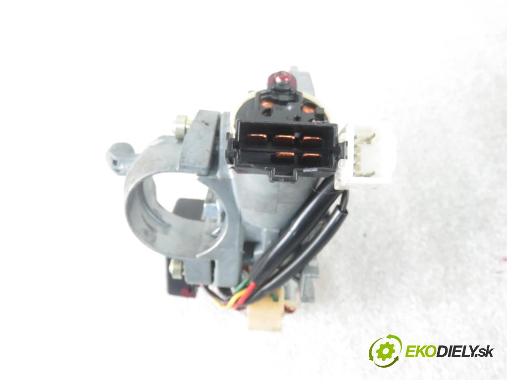 MITSUBISHI OUTLANDER I (CU_W) SUV 2005 118,00 2.4 4WD 160 (CU5W) - 4G69 2378,00 spinačka MR587312 (Spínacie skrinky a kľúče)