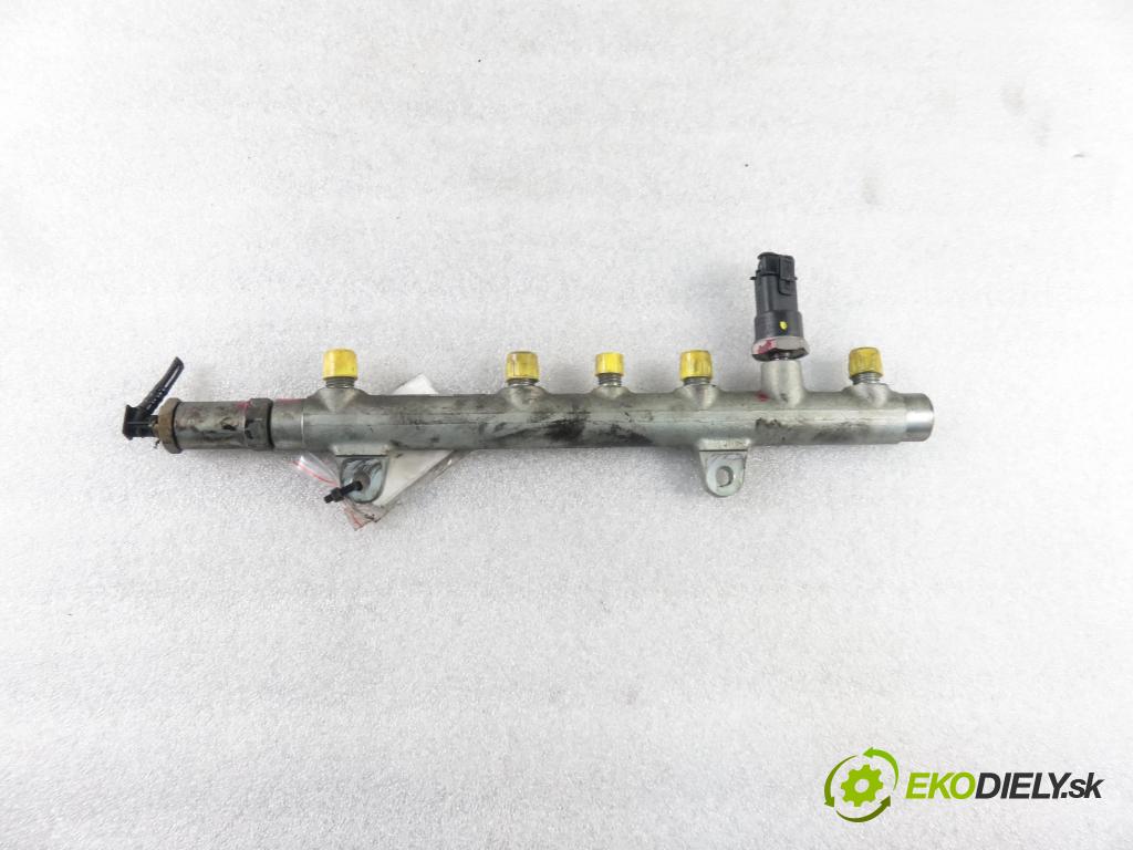 MITSUBISHI SPACE STAR nadwozie wielkoprzestrzenne (MPV) (DG_A) MINIVAN 2004 75,00 1.9 DI-D 102 - F9Q1 1870,00 Lišta vstrekovacia  0445214024 ; 8200347176 ; 0281002522 (Vstrekovacie lišty)