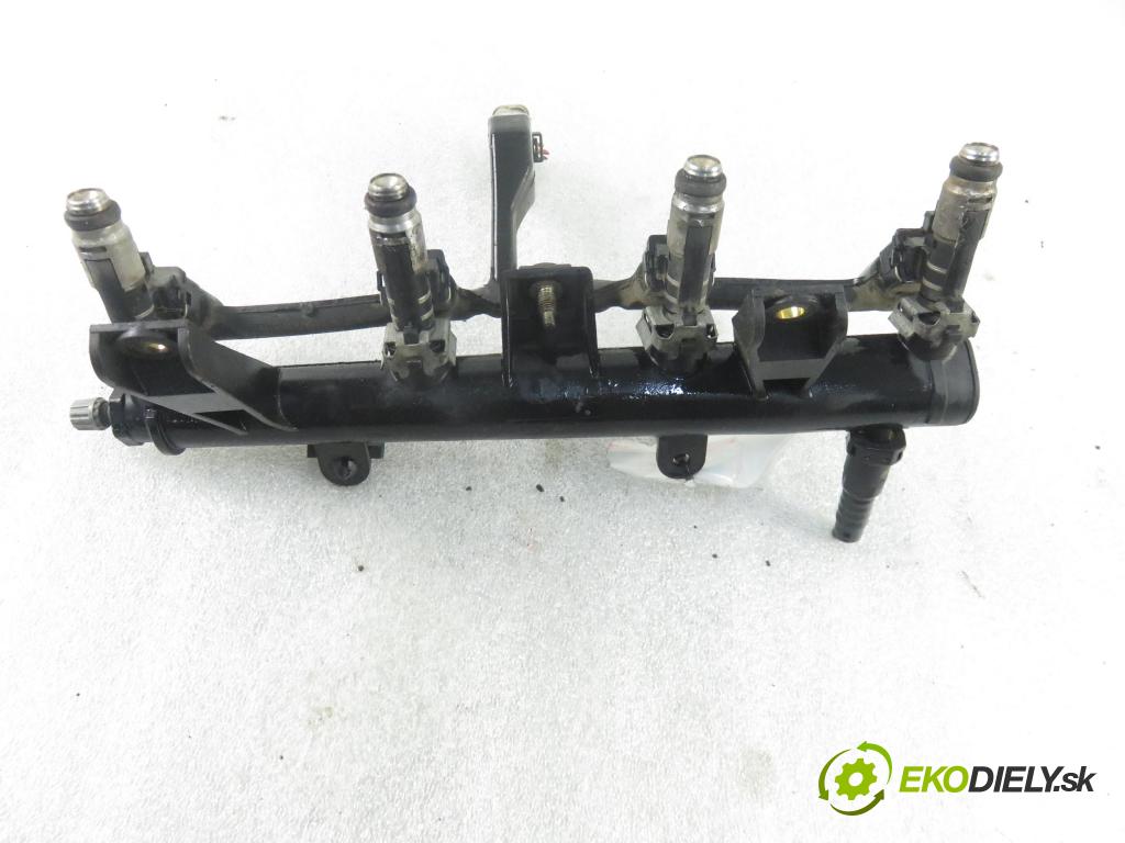 PEUGEOT 206 liftback (2A/C) HB 2002 440,00 1.1 i - HFX (TU1JP) 1124,00 Lišta vstrekovacia 9628982980D (Vstrekovacie lišty)