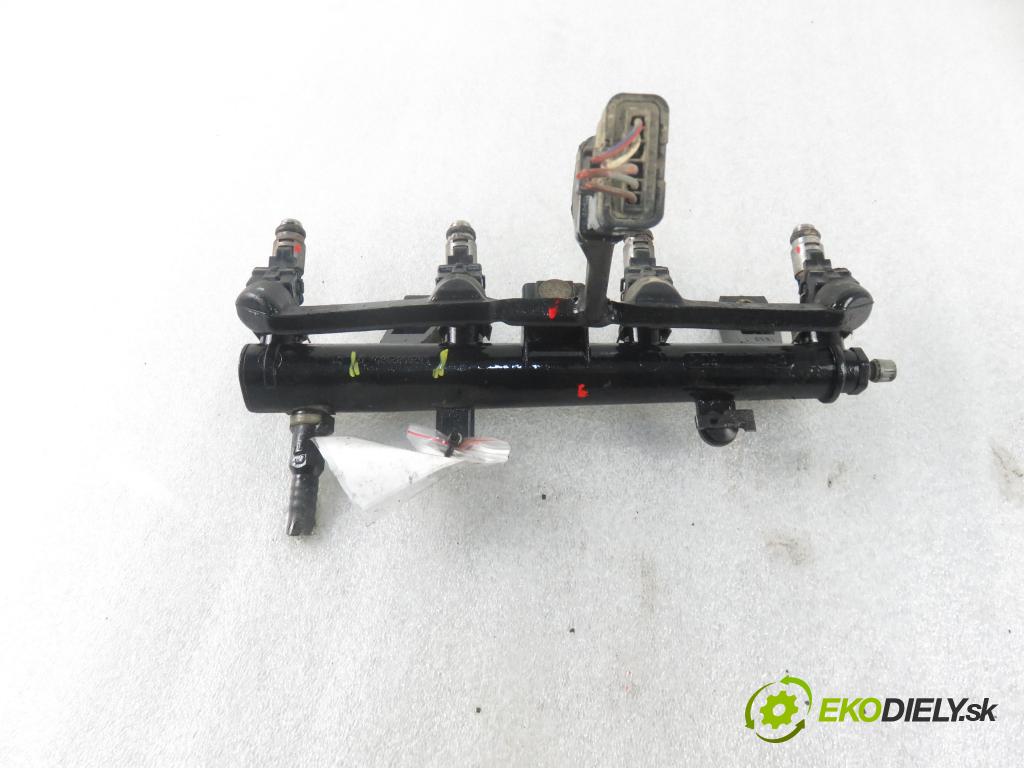 PEUGEOT 206 liftback (2A/C) HB 2002 440,00 1.1 i - HFX (TU1JP) 1124,00 Lišta vstrekovacia 9628982980D (Vstrekovacie lišty)