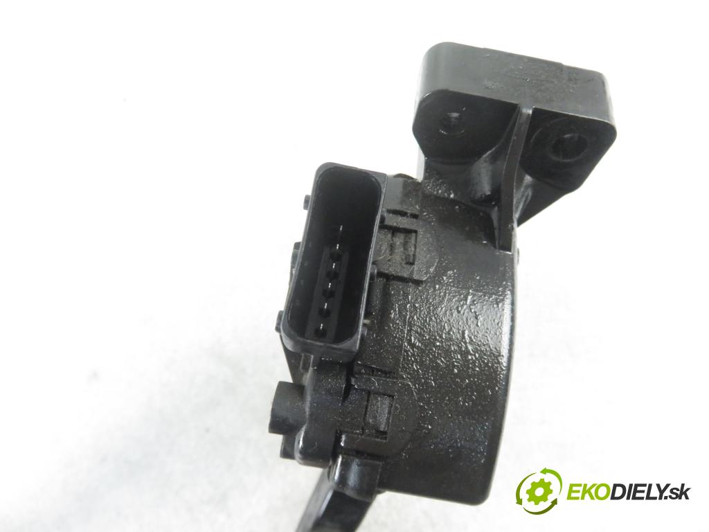 OPEL VECTRA C GTS (Z02) LIFTBACK 2003 90,00 1.8 16V 122 - Z 18 XE 1796,00 Potenciometer plynu 9186724CE ; 6PV00832200 (Pedále)