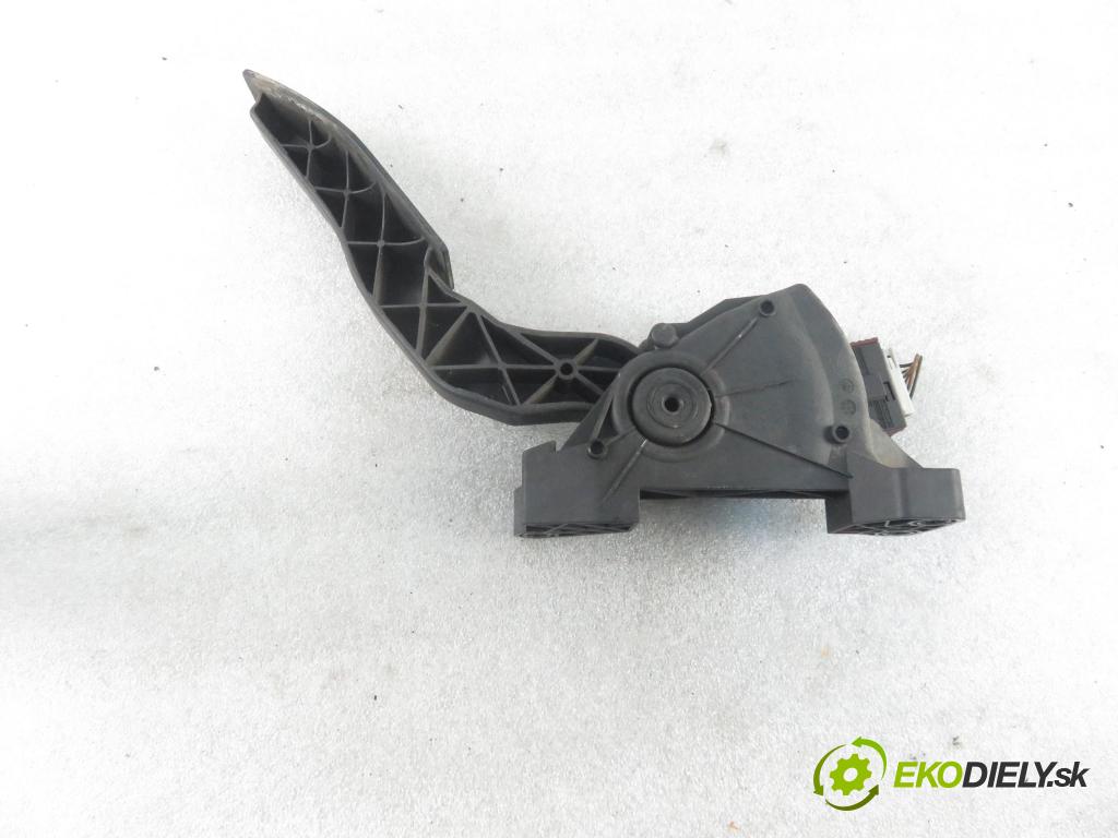 OPEL VECTRA C GTS (Z02) LIFTBACK 2003 90,00 1.8 16V 122 - Z 18 XE 1796,00 Potenciometer plynu 9186724CE ; 6PV00832200 (Pedále)