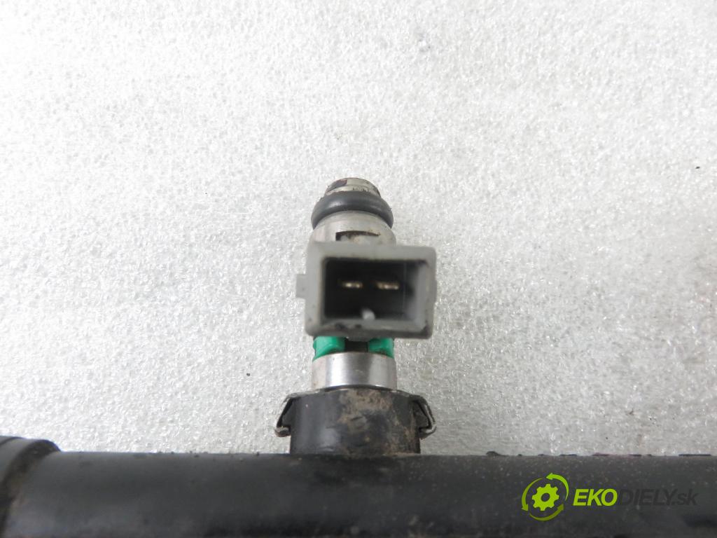 RENAULT SCENIC I (JA0/1_) MINIVAN 2003 79,00 1.6 16V 107 - K4M 700 1598,00 Lišta vstrekovacia 8200139674C (Vstrekovacie lišty)