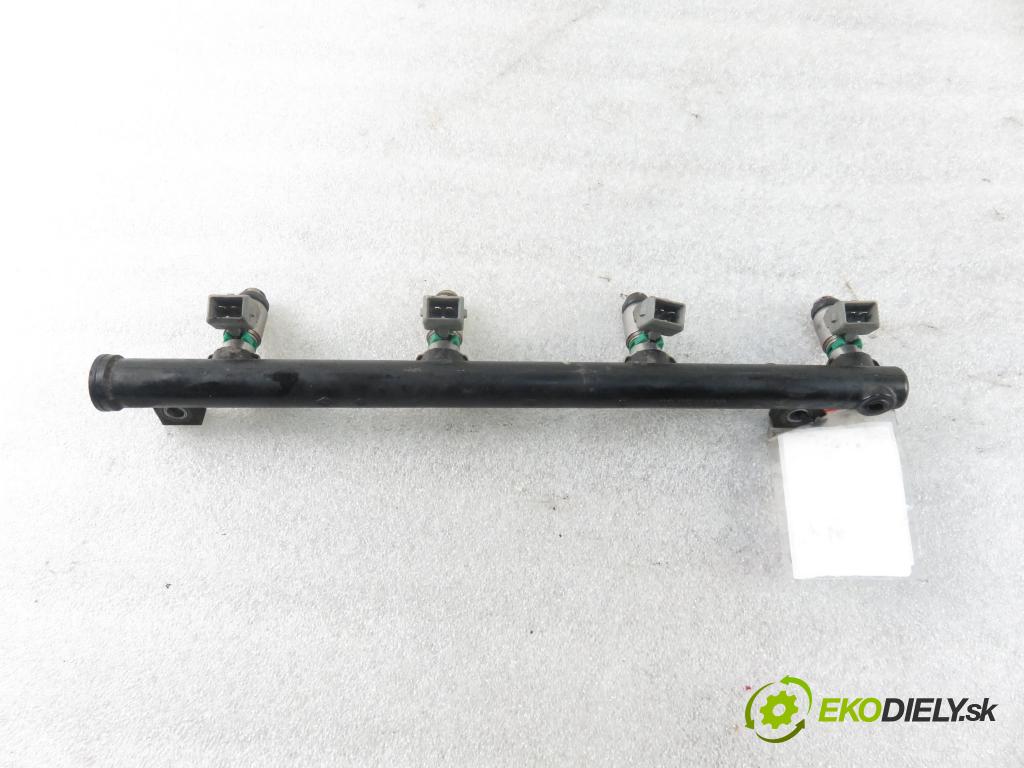 RENAULT SCENIC I (JA0/1_) MINIVAN 2003 79,00 1.6 16V 107 - K4M 700 1598,00 Lišta vstrekovacia 8200139674C (Vstrekovacie lišty)