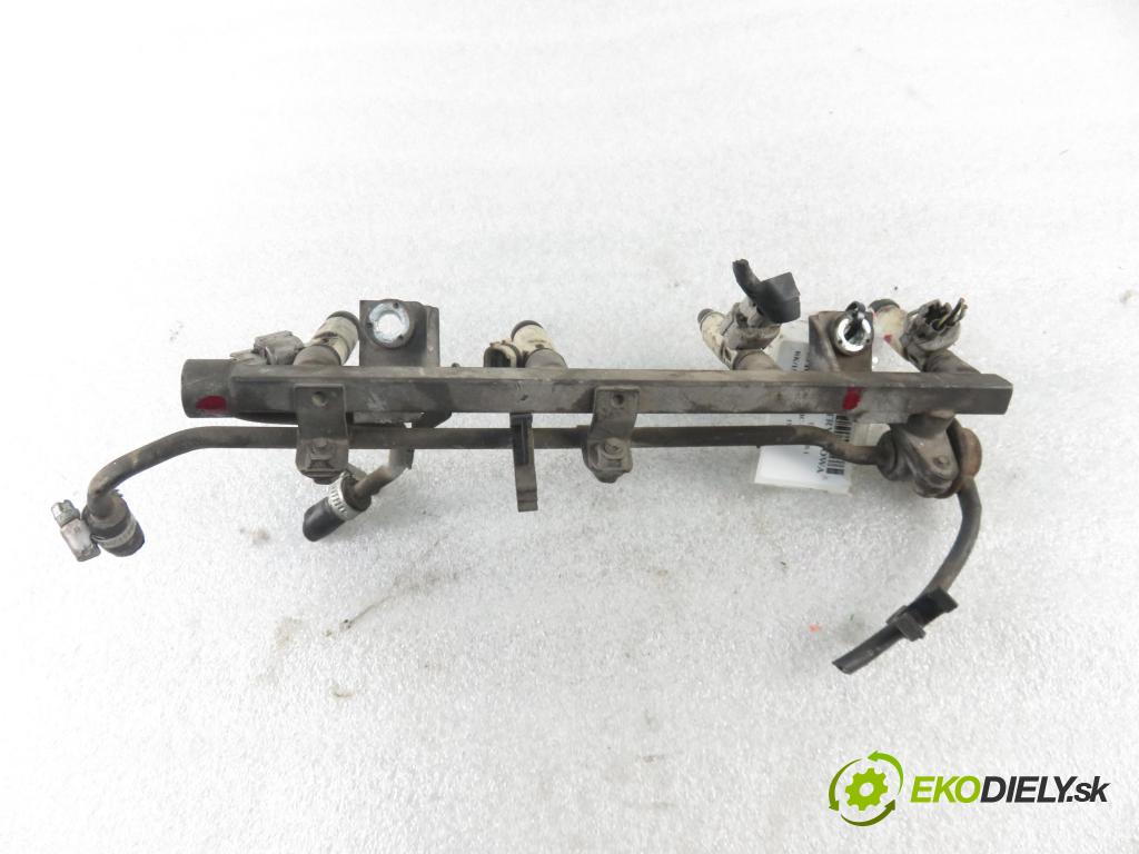 DAIHATSU TERIOS (J1_) SUV 1997 61,00 1.3 4WD (J100) - HC-EJ 1296,00 Lišta vstrekovacia 1955003100 (Vstrekovacie lišty)