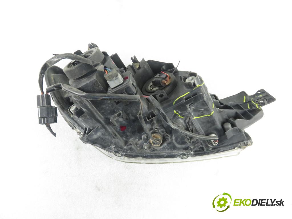 MITSUBISHI OUTLANDER I (CU_W) SUV 2005 118,00 2.4 4WD 160 (CU5W) - 4G69 2378,00 Svetlo LP